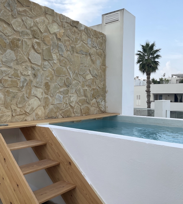 Resa estates Geraldine Ibiza te koop for sale penthouse jesus pool stairs pool.jpeg